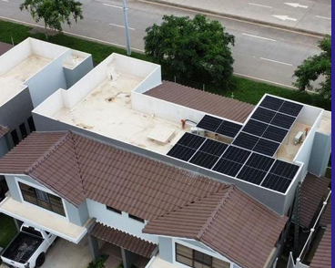 Residencia unifamiliar con paneles solares de alta eficiencia — Brisas del Golf, Panamá
